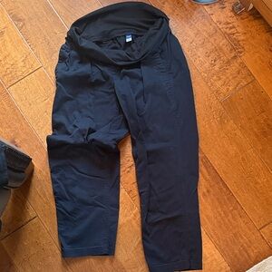 Old Navy Women's Black Maternity Straight Leg Pants